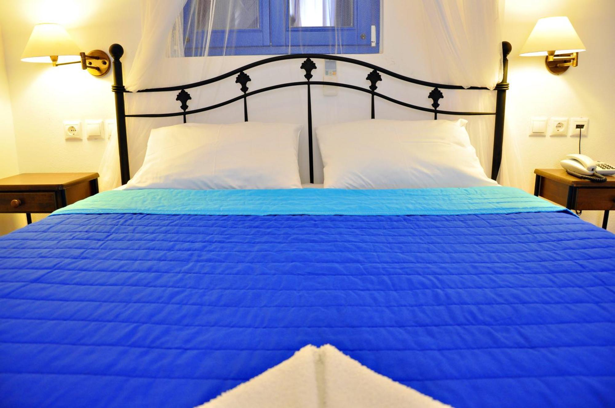 Ellibay Aparthotel Livadia  Bagian luar foto