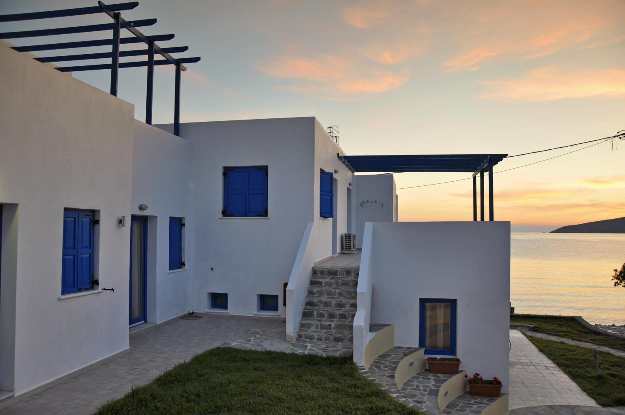 Ellibay Aparthotel Livadia  Bagian luar foto